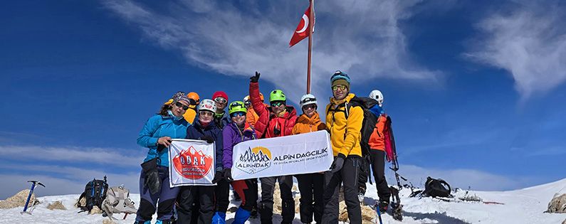 Kızlarsivrisi Zirve Faaliyeti